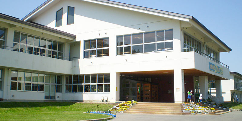 冨本小学校　校舎