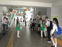村山駅での街頭広報活動
