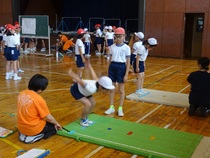 写真　立ち幅跳びの様子