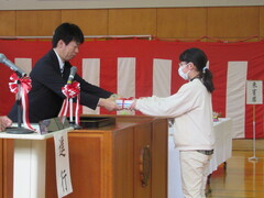 教科書給与の画像