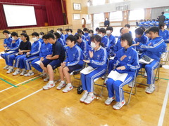 写真　手話をする様子