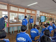 写真　感想を発表する様子