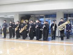 写真　アカペラを披露する様子