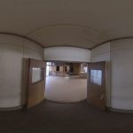 管理棟1F同窓会館前廊下2