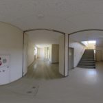 管理棟1F東側階段前廊下