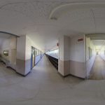 教室棟1F東側階段前廊下1