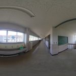 教室棟3F中央階段前廊下